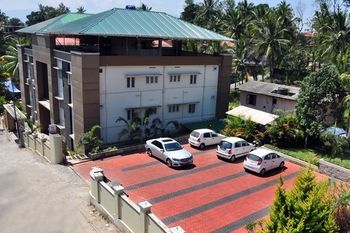 Wayanad Cliff Hotel กัลปัตตา ภายนอก รูปภาพ