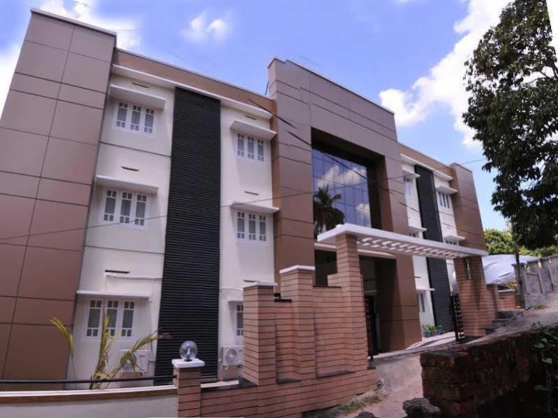 Wayanad Cliff Hotel กัลปัตตา ภายนอก รูปภาพ